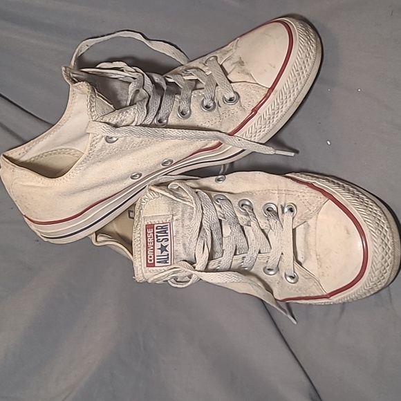 Converse - Picture 2 of 4